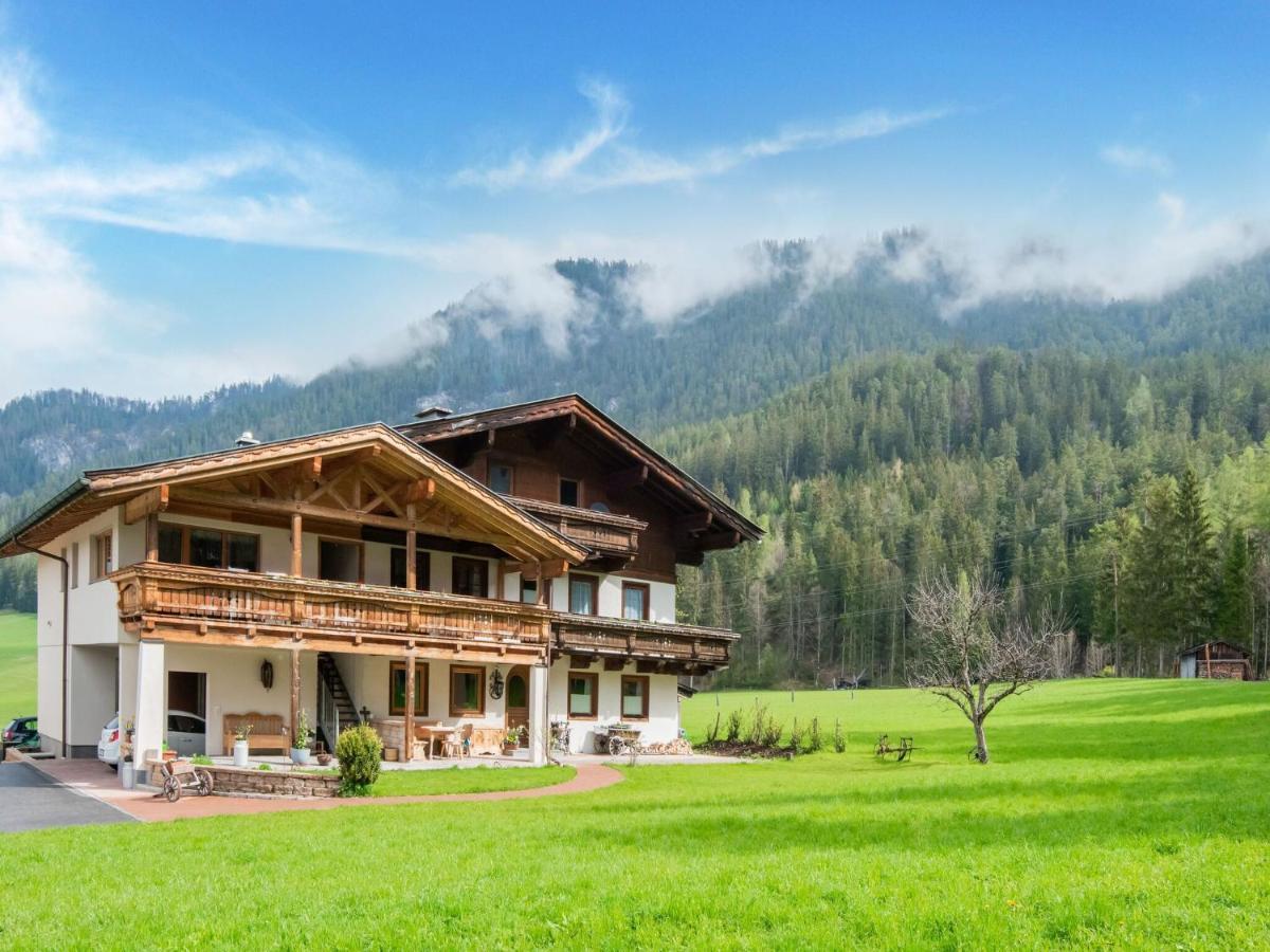 Apartment In Saalfelden Am Steinernen Meer エクステリア 写真